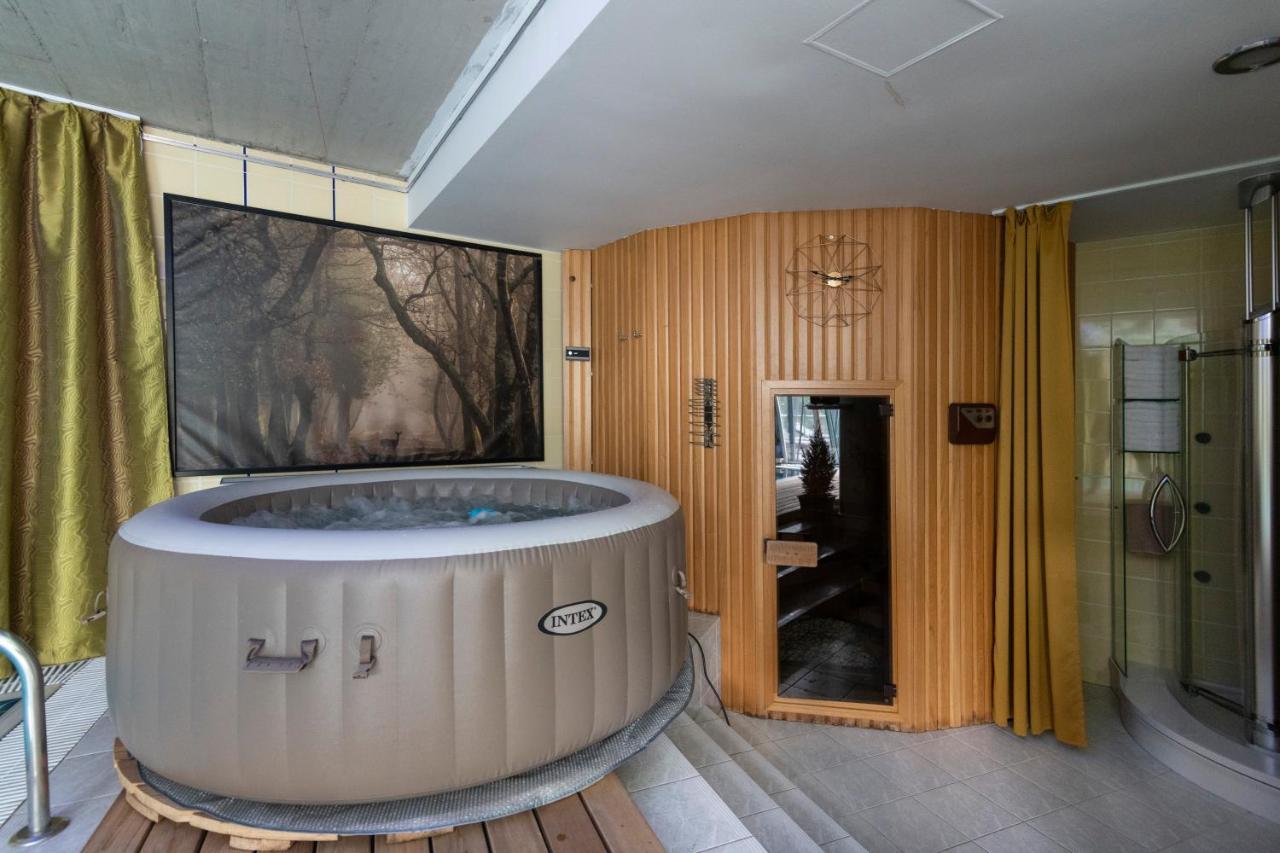Unique Apartment With Private Pool, Cinema, Spa Prag Exterior foto