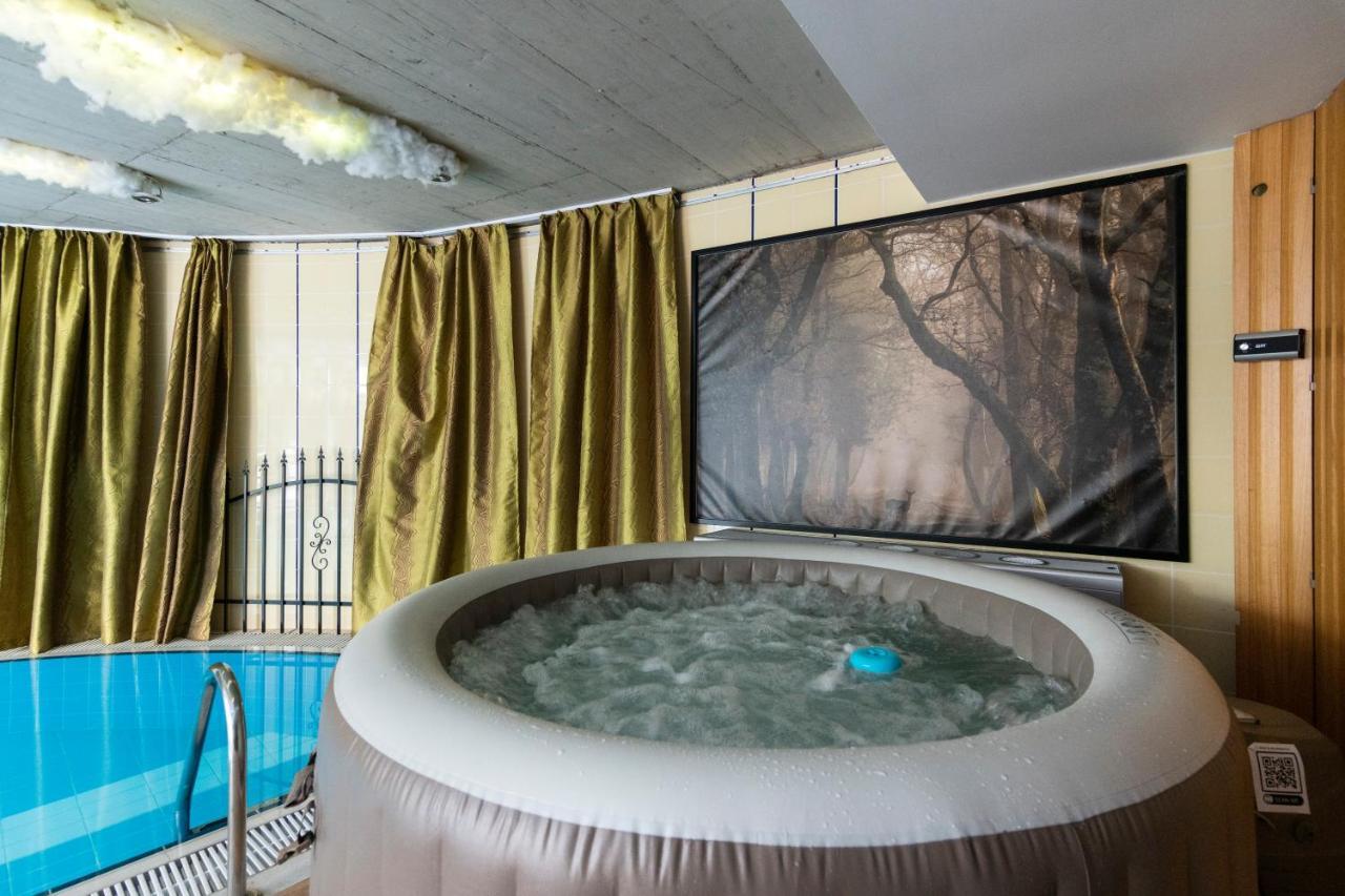 Unique Apartment With Private Pool, Cinema, Spa Prag Exterior foto
