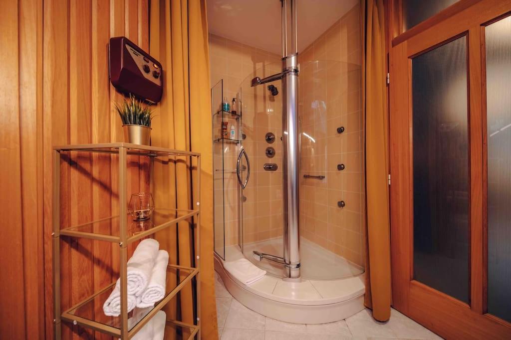 Unique Apartment With Private Pool, Cinema, Spa Prag Exterior foto